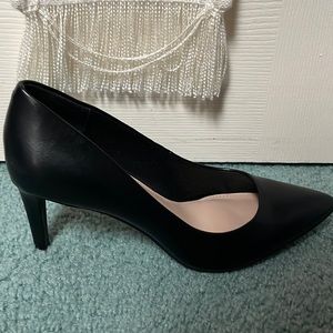 Kelly and Katie Black Pump